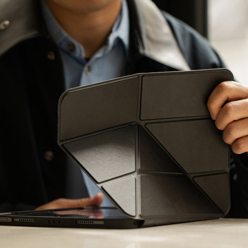 iPad Pro 13-inch (M4/M5) / Black