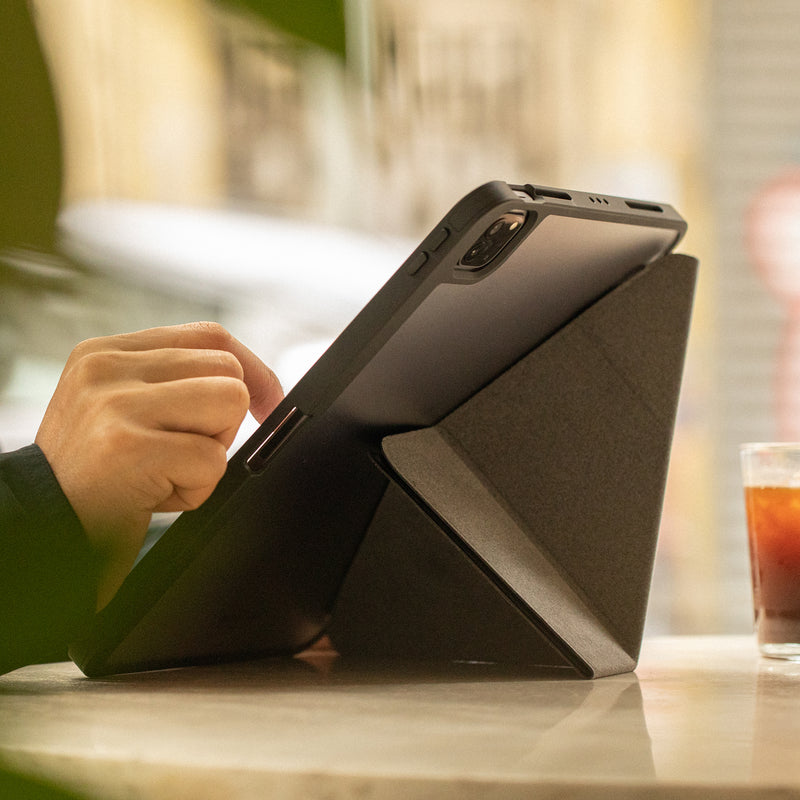 iPad Pro 13-inch (M4/M5) / Black