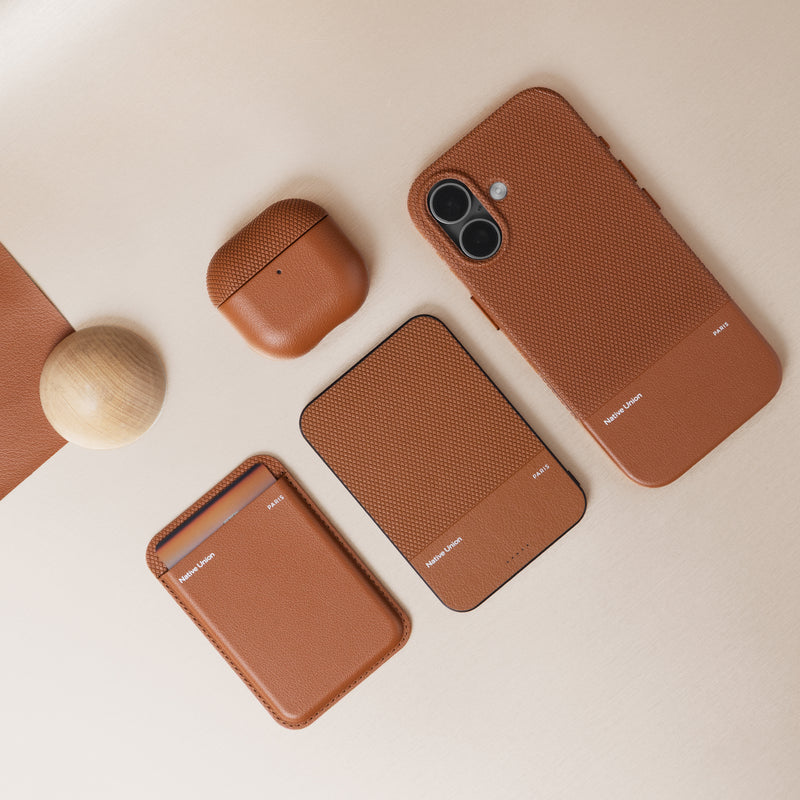 iPhone 17 / Tan
