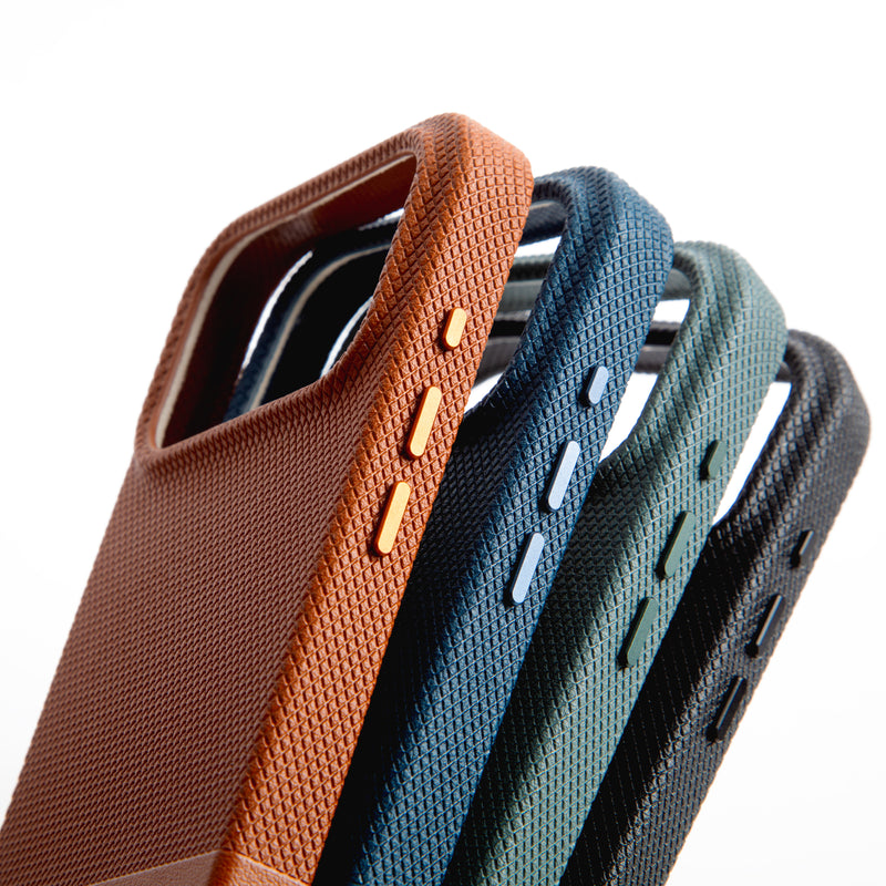 iPhone 17 / Tan