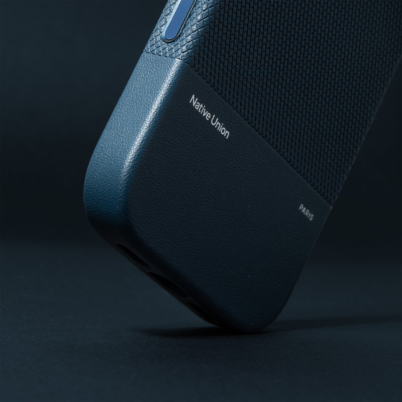 iPhone 18 Pro / Navy