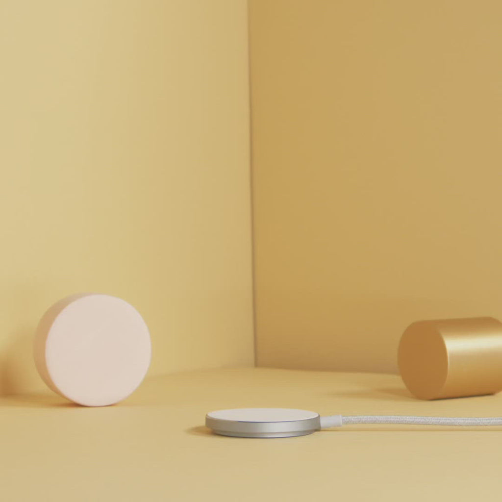 39402378690699,39402378723467,Snap Magnetic Wireless Charger